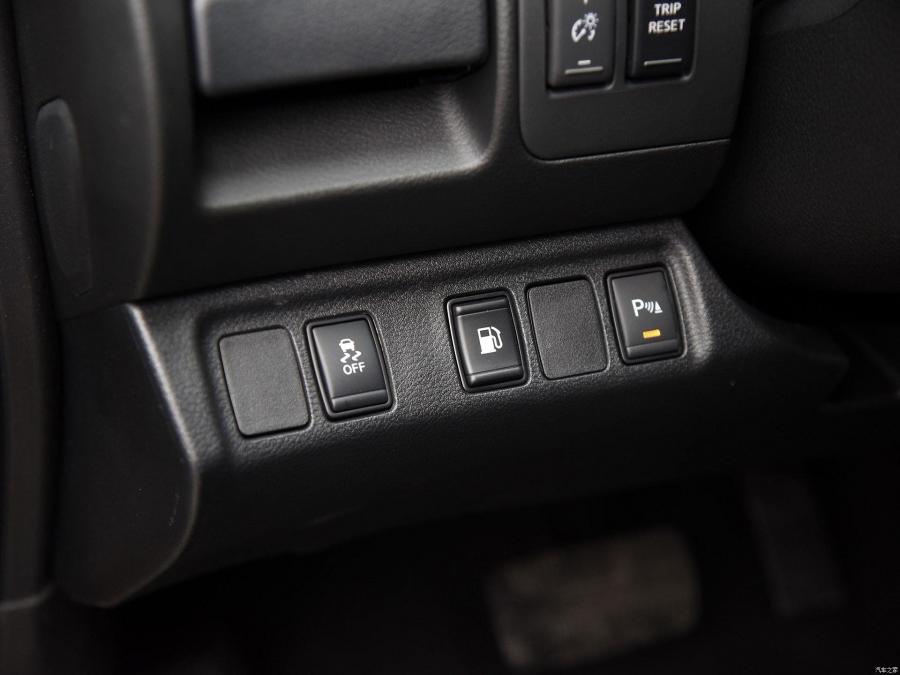 Детали интерьера Nissan Terra 2018 года  (CN) (фото 44 из 144)